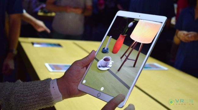 手机行业的机会在AI+AR？这家国产品牌已率先发力