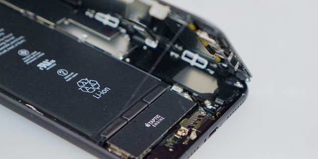 苹果承认会降低旧款iPhone的性能，目的是为了避免电池故障