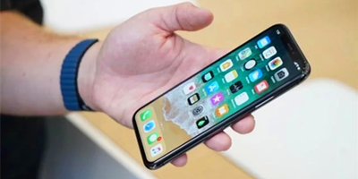 三星为明年iPhone提供2亿块OLED面板，价值220亿美元