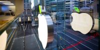 苹果”降频门“在美已遭8起诉讼 索赔金额近万亿美元超市值