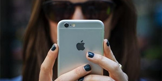 苹果公司服软：最新系统将恢复旧款iPhone性能