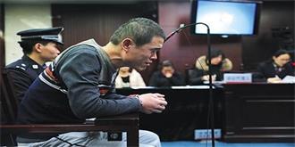 “外卖小哥刀刺店长”案开审 被告称源于平时刁难