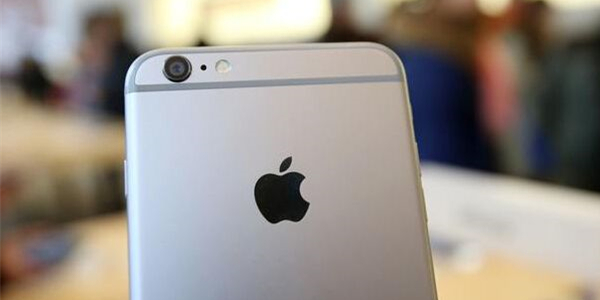 库克再谈iPhone ”降频门“：我们解释还不够透明