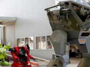 “变形金刚”来了 日本公司研发可行走巨型机器人