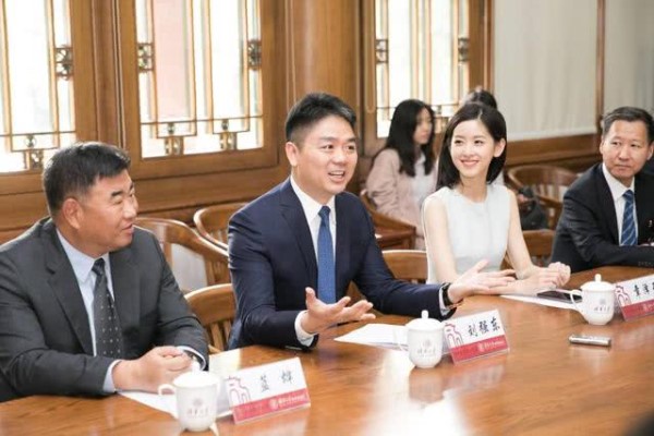 李彦宏、刘强东一前一后给母校捐款 网友评论亮了