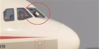 生死备降！ 川航3U8633风挡玻璃脱落，副驾驶身体飞出去一半