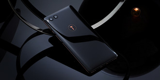 次世代旗舰坚果R1全新发布：骁龙845+8GB+1TB，3499元起