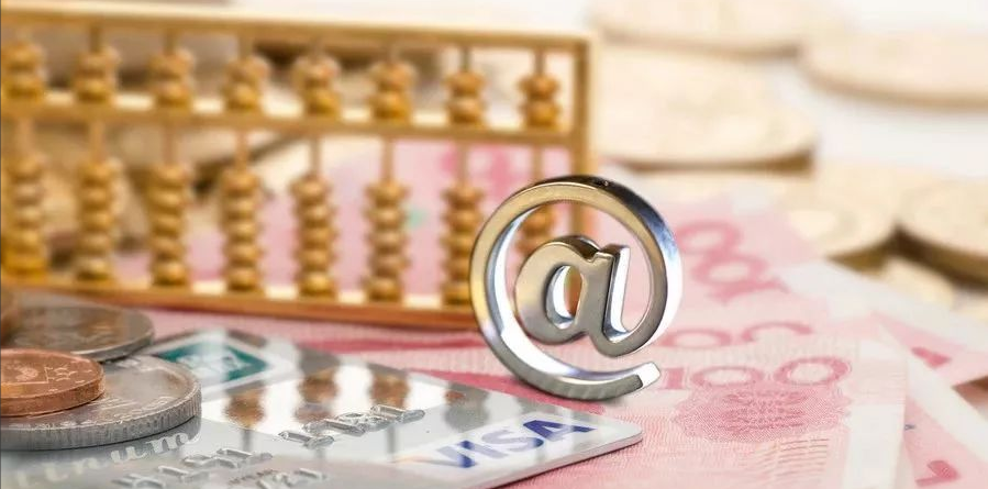 连续两年亏损过两亿 信而富却大幅调高股权激励费