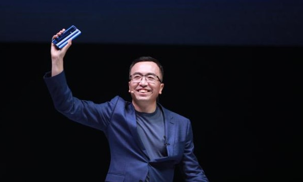 致荣耀总裁赵明：互联网手机已过时是不争的事实