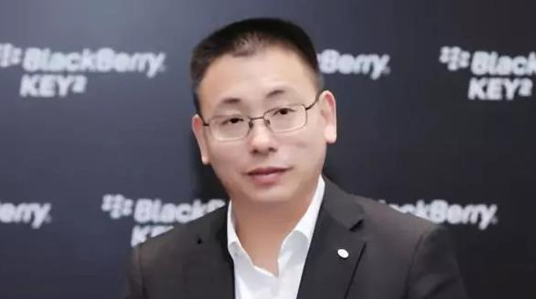 黑莓全键盘加入AI智能语音，是对基因的放弃还是与时俱进?