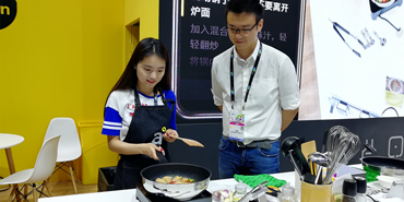 圆你大厨梦！驱动中国记者现场体验启厨智能热敏炉