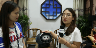 直击2018CES Asia: 夏普机器人“晓乐”注入家庭智娱新活力