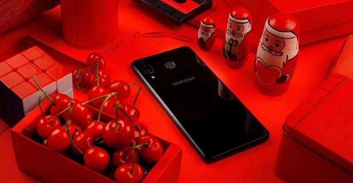 “火星弟弟”华晨宇代言 三星Galaxy A9 Star重视年轻人