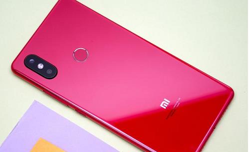 中端机皇终于现货，骁龙710+三星AMOLED+64G，1799元舍它其谁？