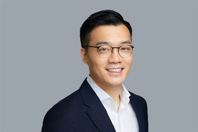 官少卿升任戴姆勒执行副总裁 周娟接任公关总监