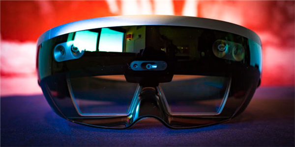 开发进度受阻！微软HoloLens 2推迟至明年第二季度发布