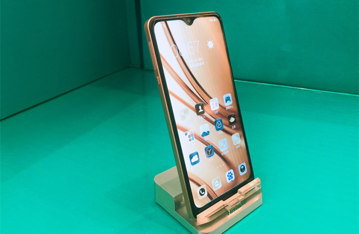 连续畅听音乐超3天，海信发布超长续航金刚4手机新品