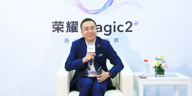荣耀Magic2是科技理想主义者也是实用主义者
