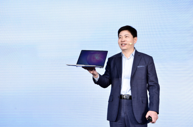 一碰传黑科技加持 HUAWEI MateBook 13高性能全面屏PC成焦点