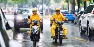 美团为骑手设1000元“委屈奖” 关怀之余应优化规则