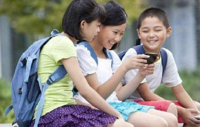 立法禁止16岁以下学生使用智能手机 你赞同吗？