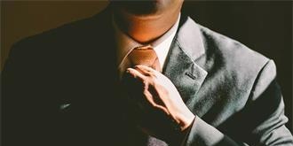 微信炒股投资群暗藏诈骗黑产链 理财师、助理“戏精”附身