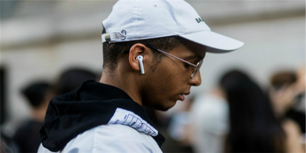 AirPods 2苹果春季新品发布会正式来袭？充电方式和续航成关注焦点
