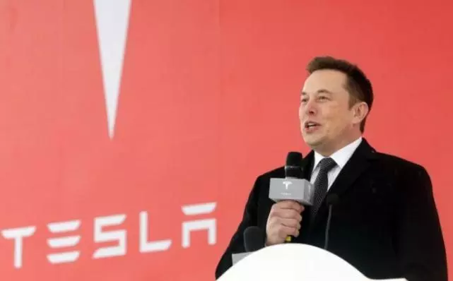 特斯拉风波不断，Model 3疑似被海关暂停放行