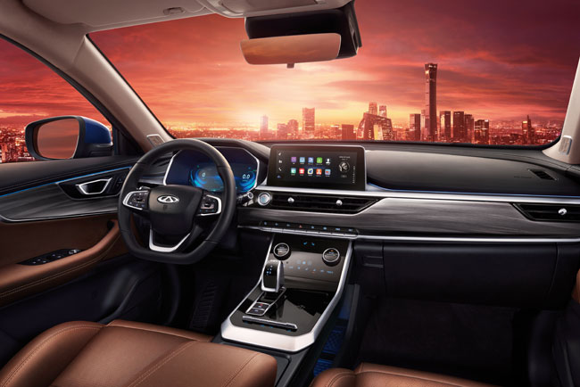 三屏交互科技豪华座舱2