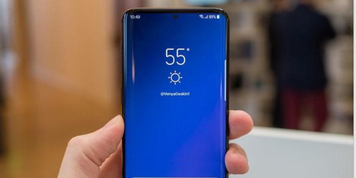 为解决S10/S10+边缘误触问题，三星推出新应用Edge Touch