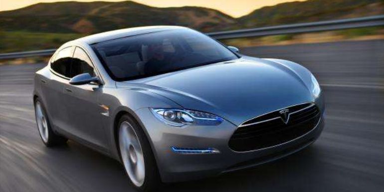 特斯拉终于开始交付3.5万美元Model 3