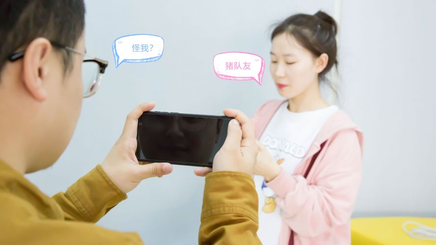 手机没电的尴尬你还要坚持多久？哄不好女朋友还可能……