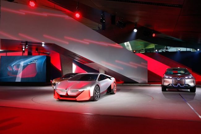 65397681ly1g4fq6jru7rj21900u0e81