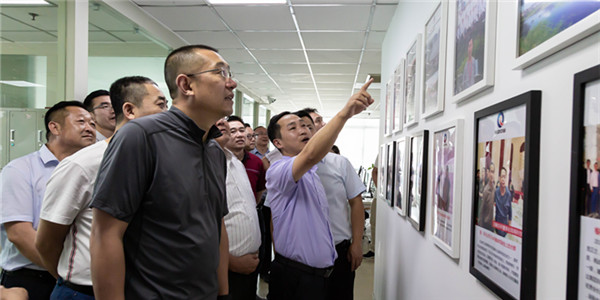 为促进会员企业发展，西安市定边商会领导莅临汇通科技指导工作