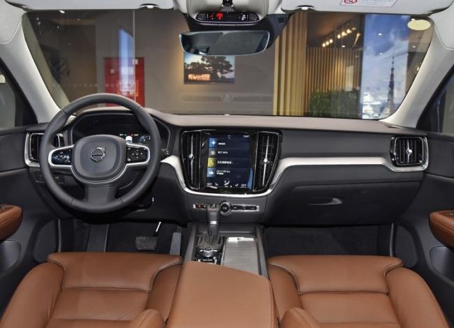 744x0_1_autohomecar__ChcCSF1HtCKARVv_AAcM1KKrIRI732