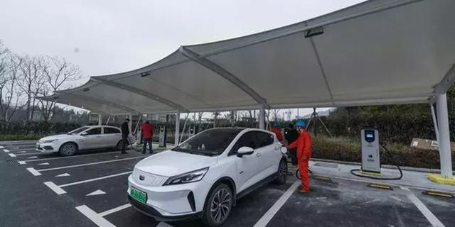 在你还在犹豫电动车能不能买的时候 北京人已经排号到9年以后