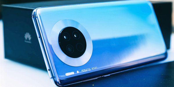 华为Mate30和Mate30 Pro 究竟差了啥？看完你就知道了