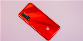 华为nova 6 5G图赏 “幻境之镜”表面流光却又内有洞天