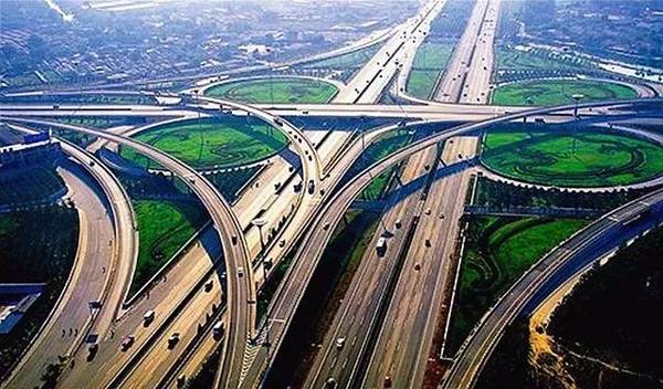 服务企业复产用工需求   全国道路运输有序恢复运营  高速解封免收通行费