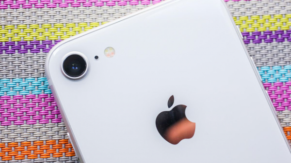 iPhone 9发布一波三折,果粉还能愉快地玩新机吗? iPhone 9发布一波三折,果粉还能愉快地玩新机吗?