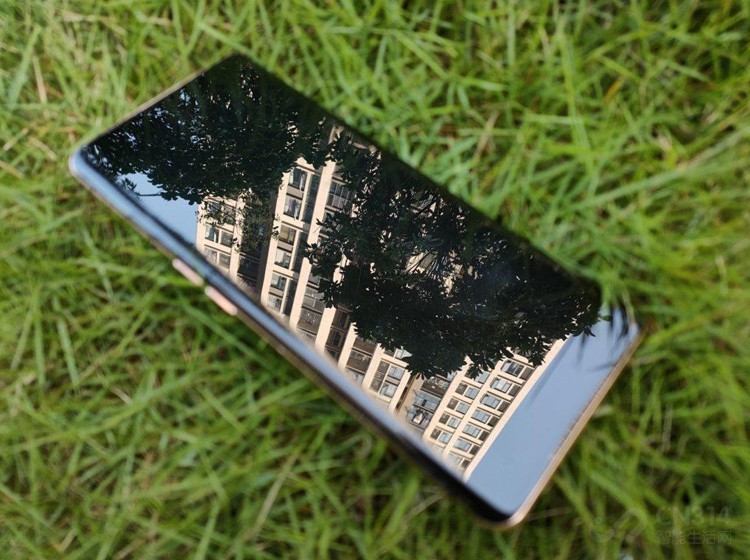 手机圈的黑科技，究竟是刚需还是&ldquo;伪需求&rdquo;？