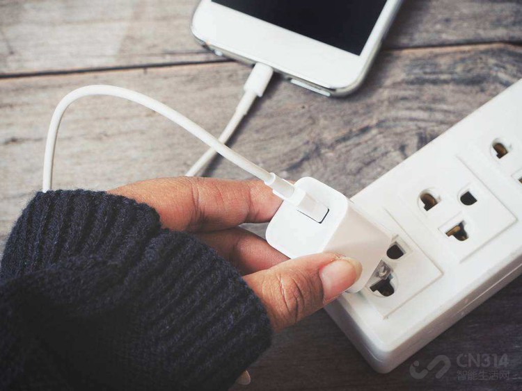 手机圈的黑科技，究竟是刚需还是&ldquo;伪需求&rdquo;？