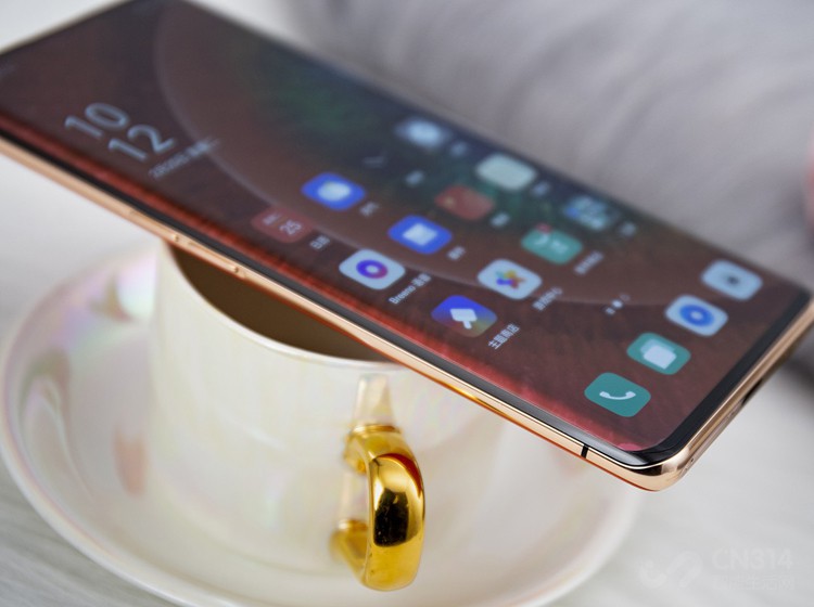 手机圈的黑科技，究竟是刚需还是&ldquo;伪需求&rdquo;？