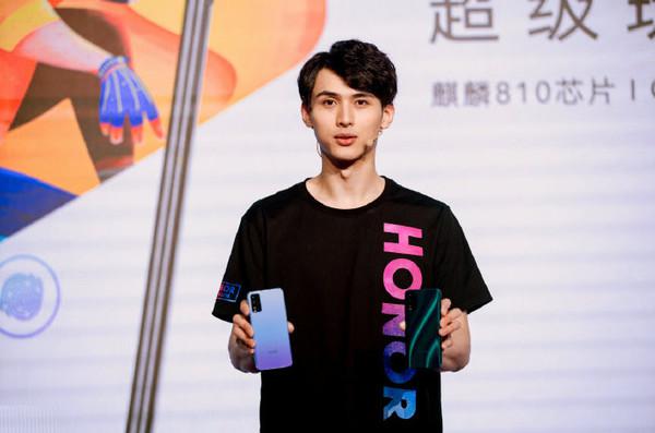 4G手机终结者荣耀Play4T系列全新发布：麒麟810/710A，1199元起售