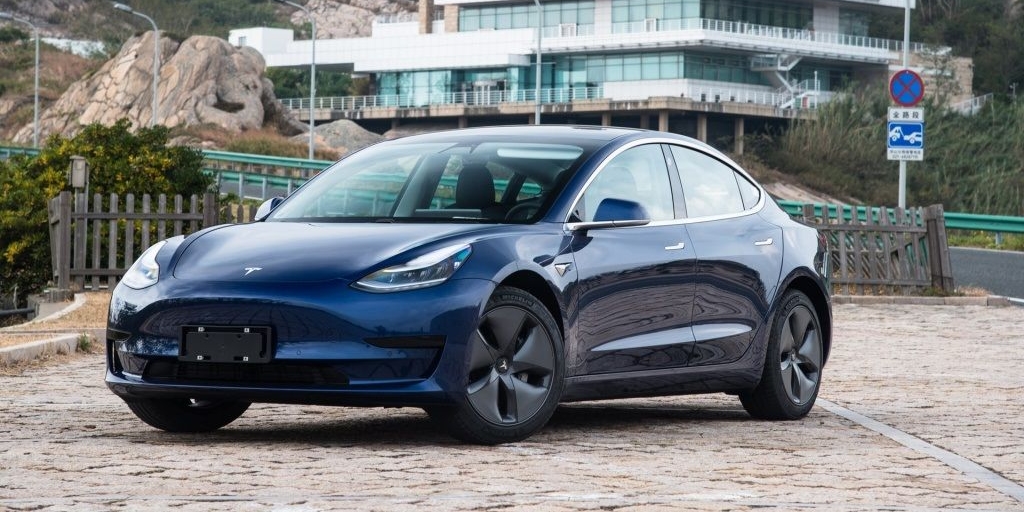 特斯拉Model 3国产长续航后驱版正式上市，补贴后售价33.9万元