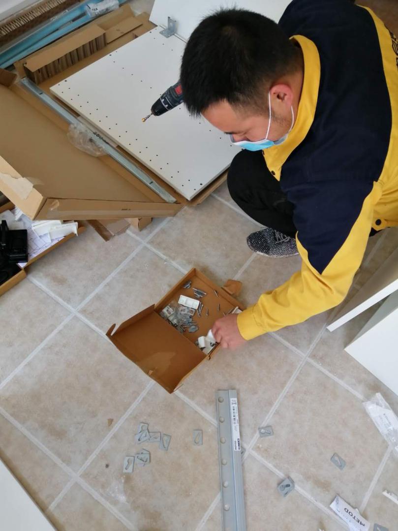 不会看图纸当不了快递员？苏宁火箭哥红了