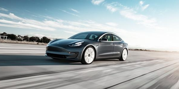 特斯拉产能提升迅速，6月底Model 3周产4000辆