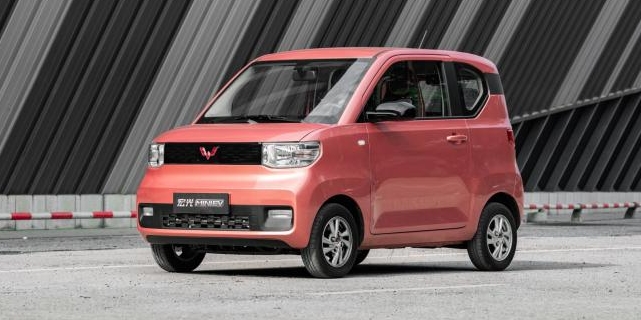 老年代步车杀手，宏光MINI EV预售2.98万