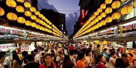 昨夜今晨：五菱地摊货车大火 网易与华为达成多类业务合作 北京发122亿消费券