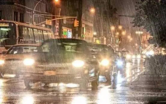 雨天如何行车  车辆涉水保险怎么赔
